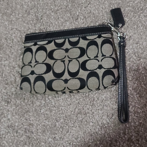 Pouch - Picture 2 of 5